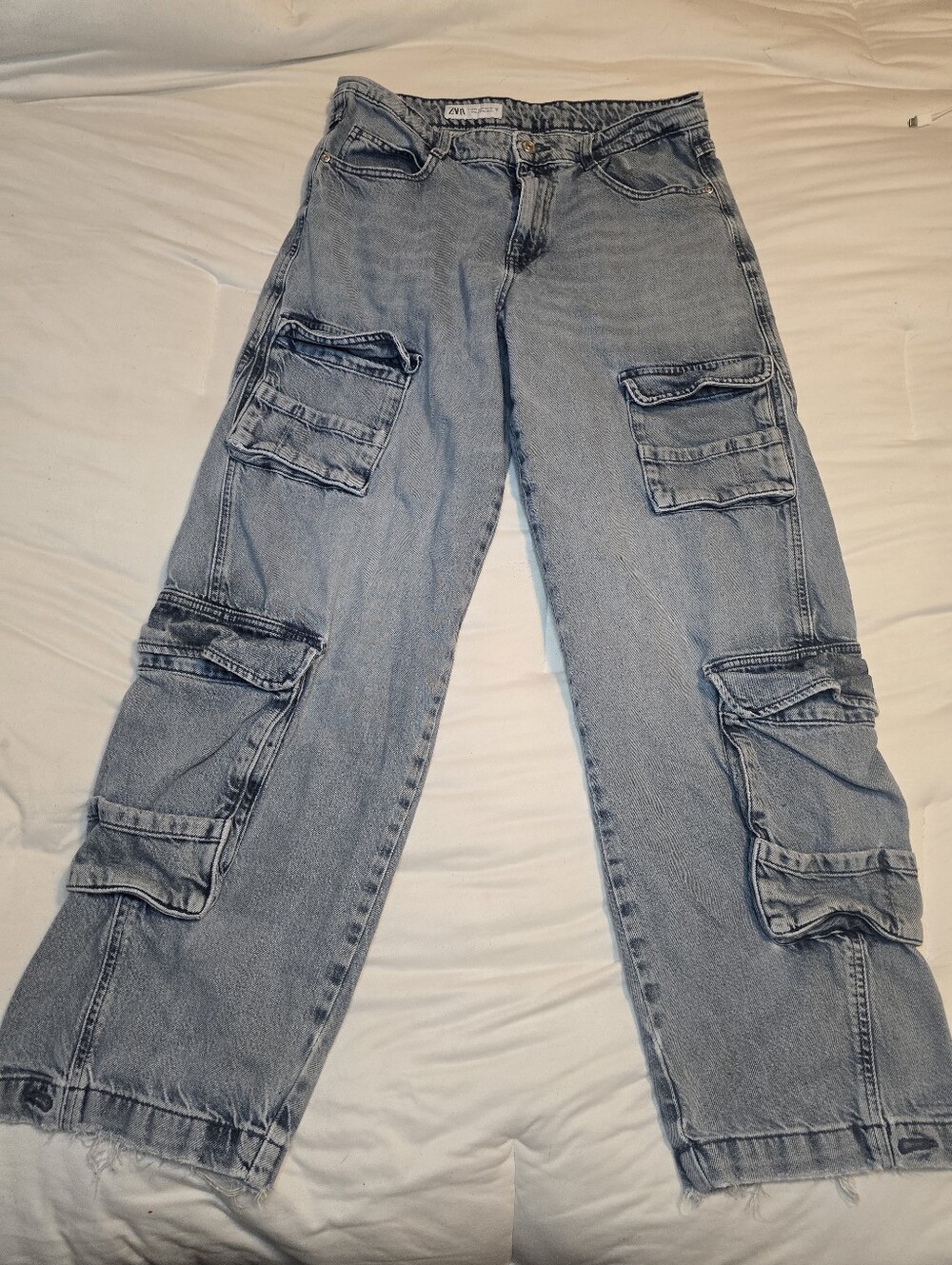 Zara Light Gray Wide-Leg Cargo Jeans